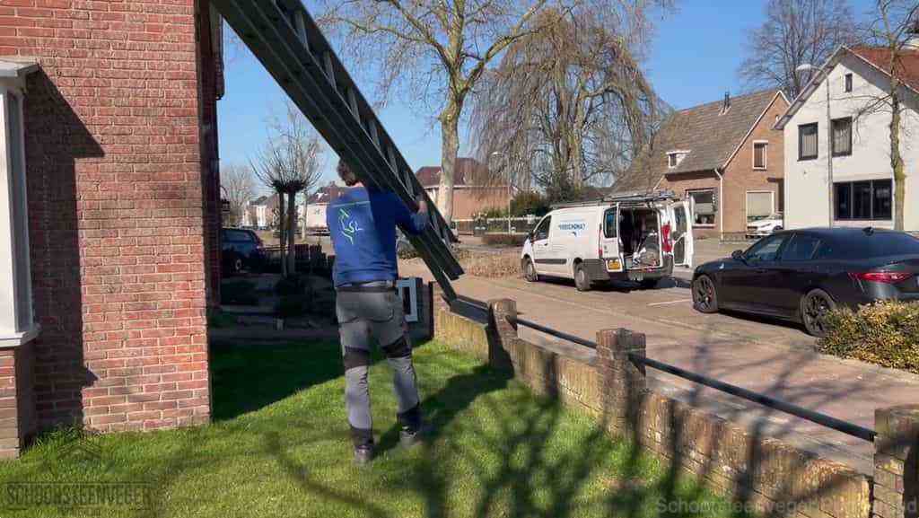 Schoorsteen onderhoud Purmerend ladder bus